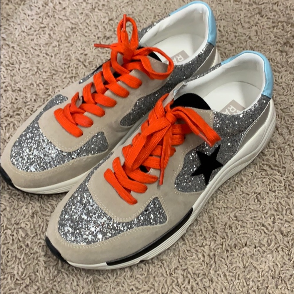 White Raven size 8.5 women’s sneakers! So cool!